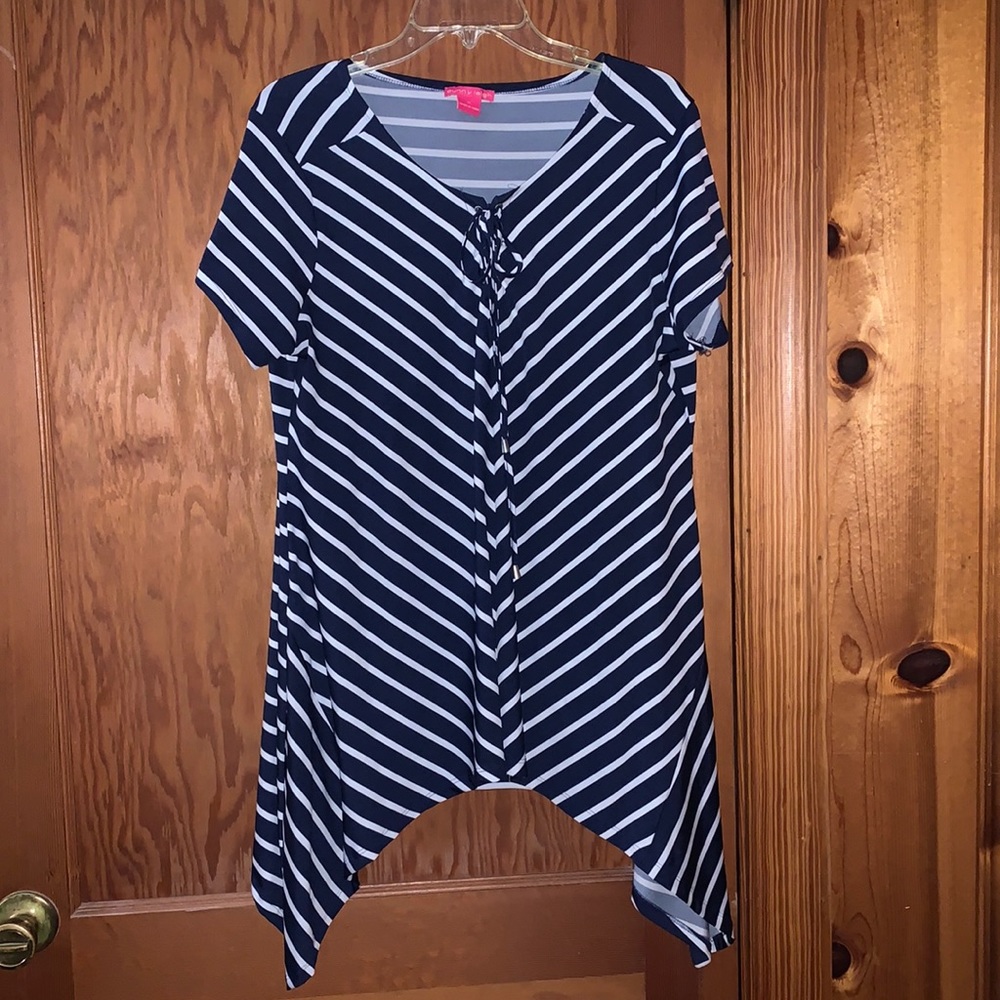 Sunny Leigh tunic top